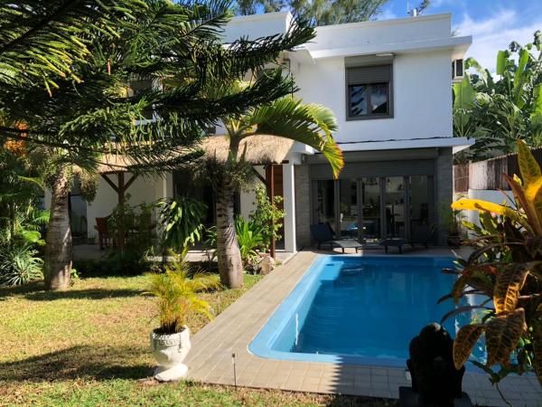Villa North Coast, Foglalás Villa Szállodák Mauritius North Coast medencével, Uszoda