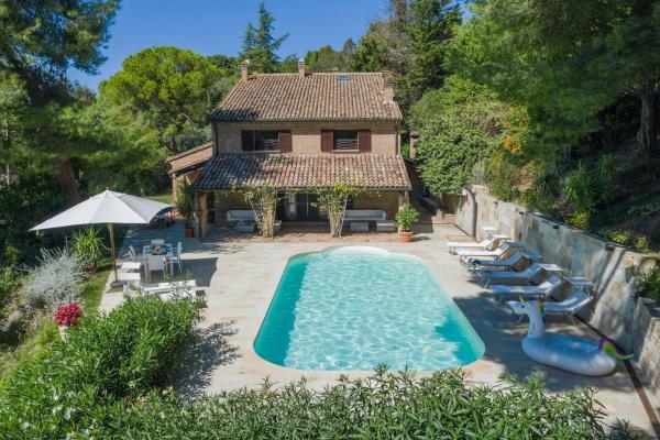 Villa Panorama, Foglalás Villa Szállodák Romagna medencével, Uszoda