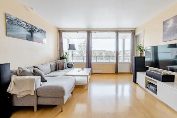 Calm and tidy room in apartment, 14min train ride to city center, Foglalás  Høybråten Oslo megye