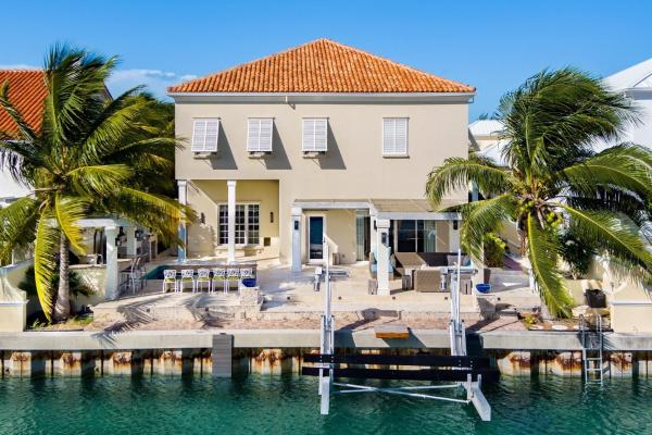 Abundance and Prosperity Villa, Foglalás  Long Bay Hills Providenciales
