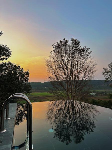 Mành Farmhouse, Foglalás  Gia Lai szállodák medencével, Uszoda