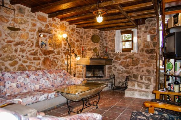 Stone House - Medieval Greek Village, Foglalás  Avgonyma Híosz