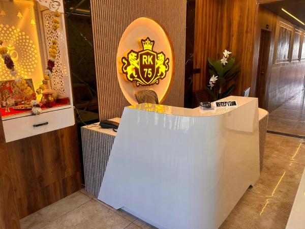 Hotel RK 75, Foglalás  Akolia 