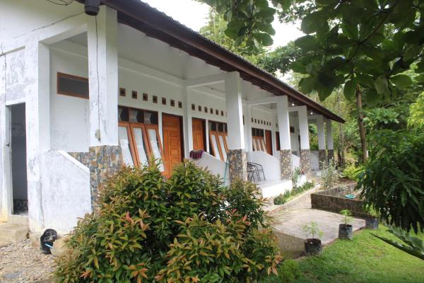 Green View Guest House only treking with US, Foglalás  Bukit Lawang 