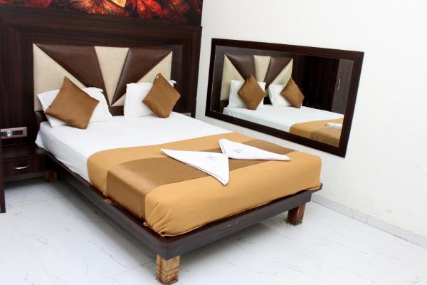 Hotel Aayan Lodging & Boarding, Foglalás  Kirnāpur Madhya Pradesh
