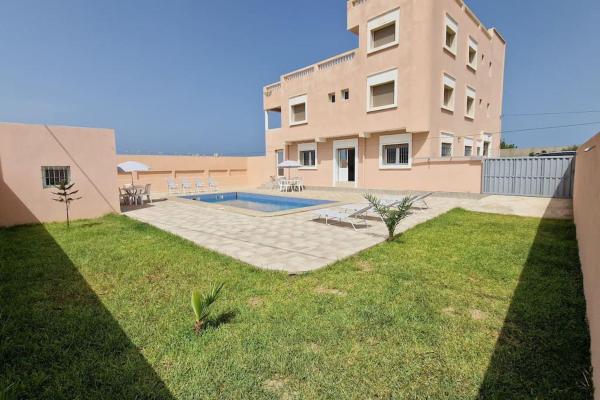 Villa met Privézwembad en Adembenemend Zeezicht, Foglalás  Szállodák Oriental medencével, Uszoda