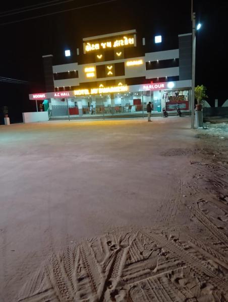 Hotel Jay Dwarkesh, Foglalás  Sami 