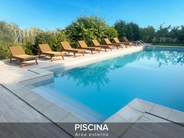 Villa Gelsi a Pesaro, Foglalás  Szállodák Romagna medencével, Uszoda