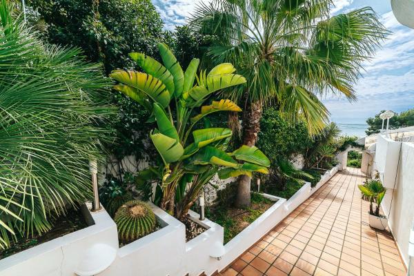 Beachfront Villa, Foglalás  Moraira Costa Blanca