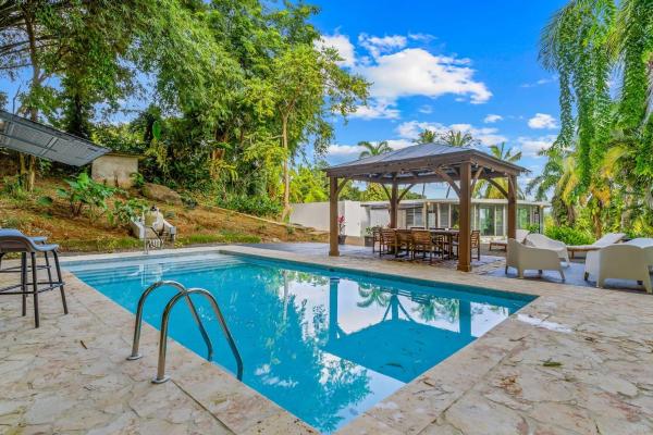Unique Rainforest Villa, Pool Modern Comforts, Foglalás  Rio Grande 