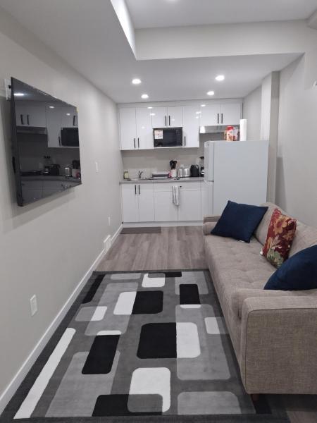 Oxnard Villa, Foglalás  Winnipeg Manitoba
