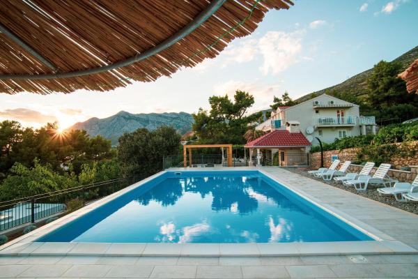 Beachfront Apartments Vala with a swimming pool, Foglalás Apartman Orebić Pelješac