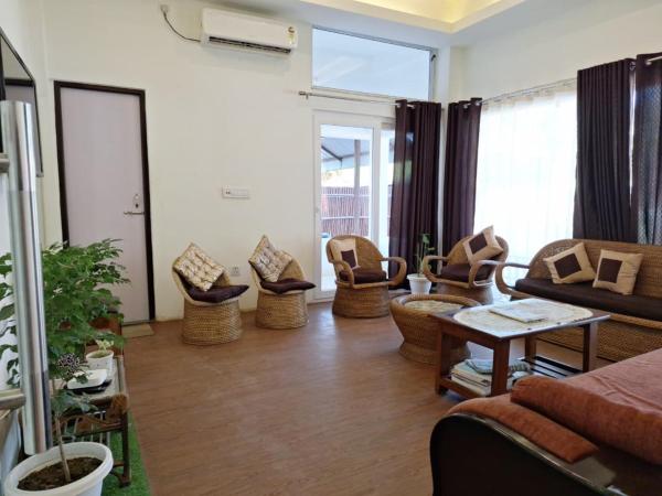 Meadowlark, Foglalás  Pakariāmukh 