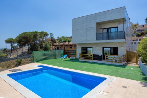 Hauzify I Villa Velaz, Foglalás  Fogars de la Selva Barcelona Province