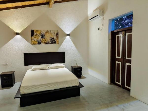 Ochre Villa, Foglalás  Matara Matara