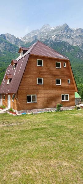 Bujtina ZEMRA TRADITES, Foglalás  Theth Shkodra