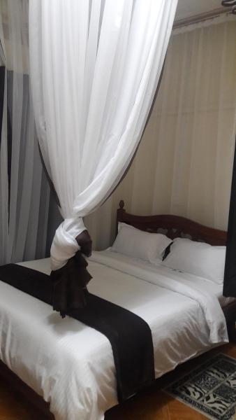 ESIDAI PALACE, Foglalás  Naivasha Nakuru County