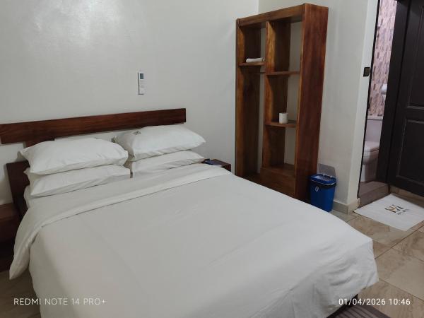 ERYL Hôtel, Foglalás  Yamoussoukro Elefántcsontpart