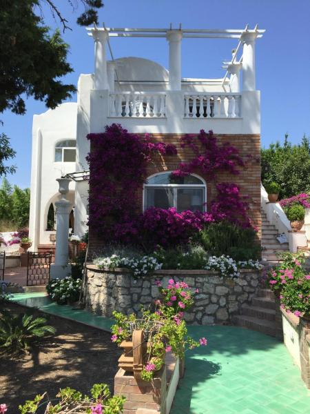 Villa Croce Anacapri, Foglalás  Capri szállodák medencével, Uszoda