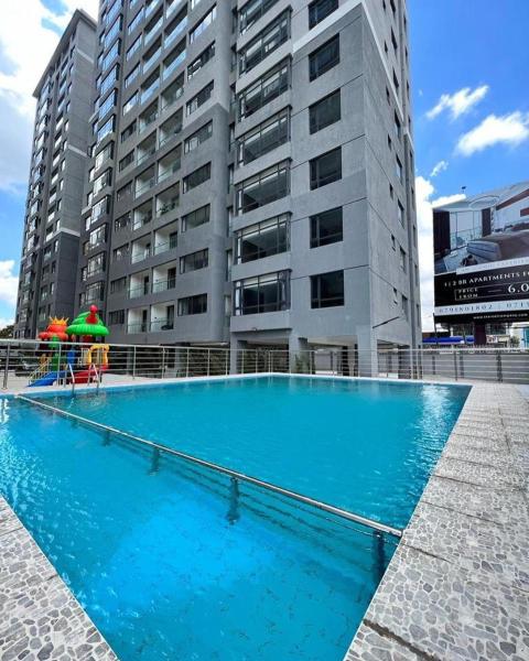 executive fully furnished three bedroom apartment in kilimani with swimming pool,fully fitted gym ,child play area ,high speed WIfi and other modern facilities to give you comfort and luxury, Foglalás Apartman Nairobi Nairobi